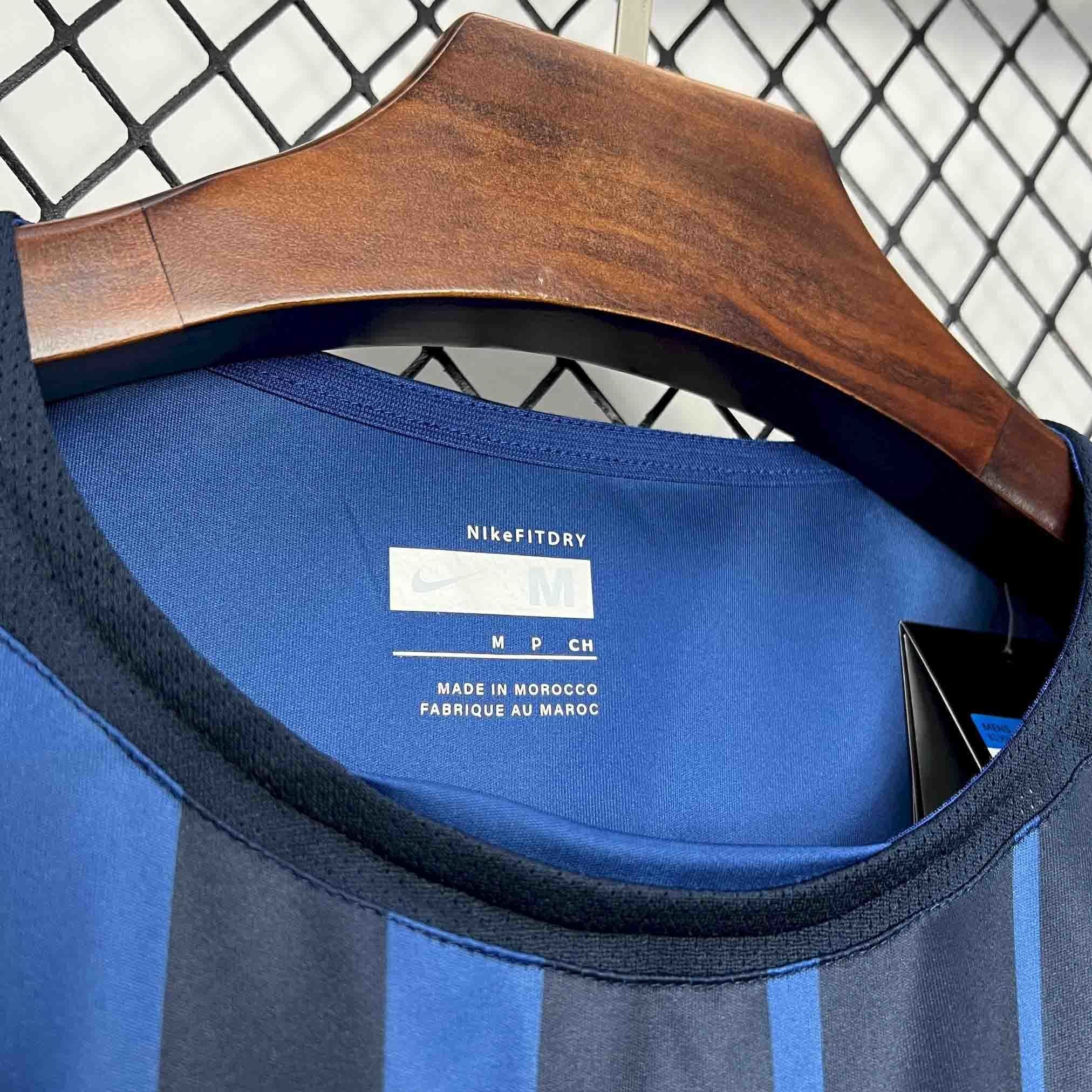 Barcelona 2004-05 Away Jersey