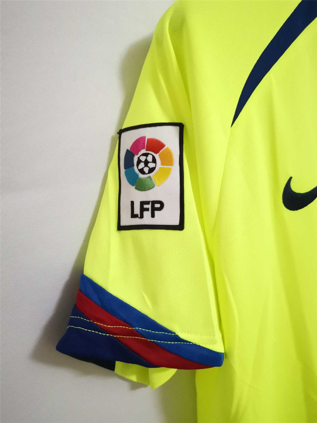 Barcelona 2005-06 Away Jersey
