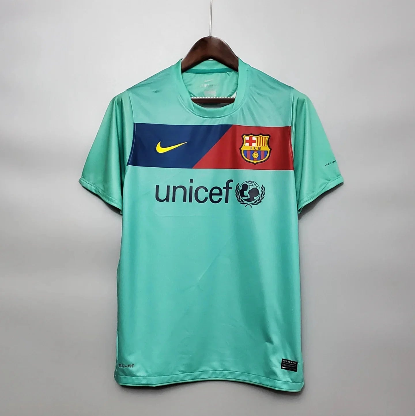 Barcelona 2010-11 Away Jersey
