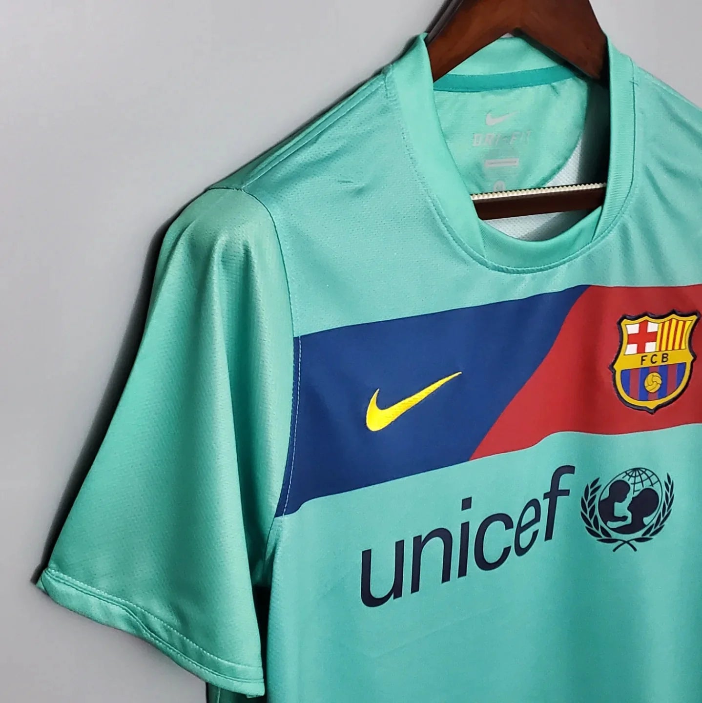 Barcelona 2010-11 Away Jersey