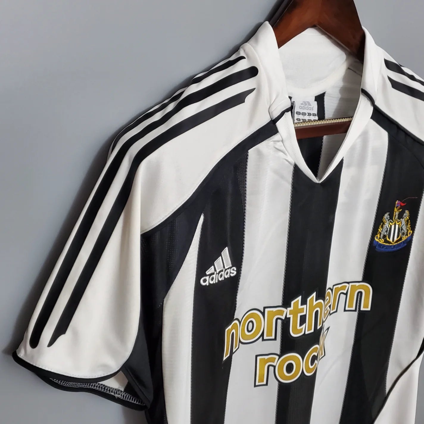Newcastle United 2005-06 Home Jersey