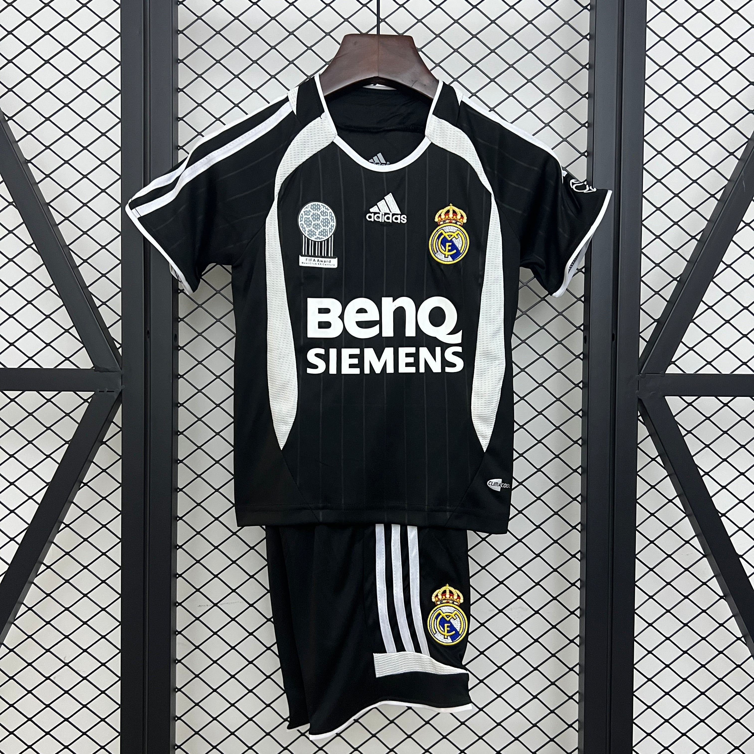 Real Madrid 2006-07 Retro Kids Away Kit