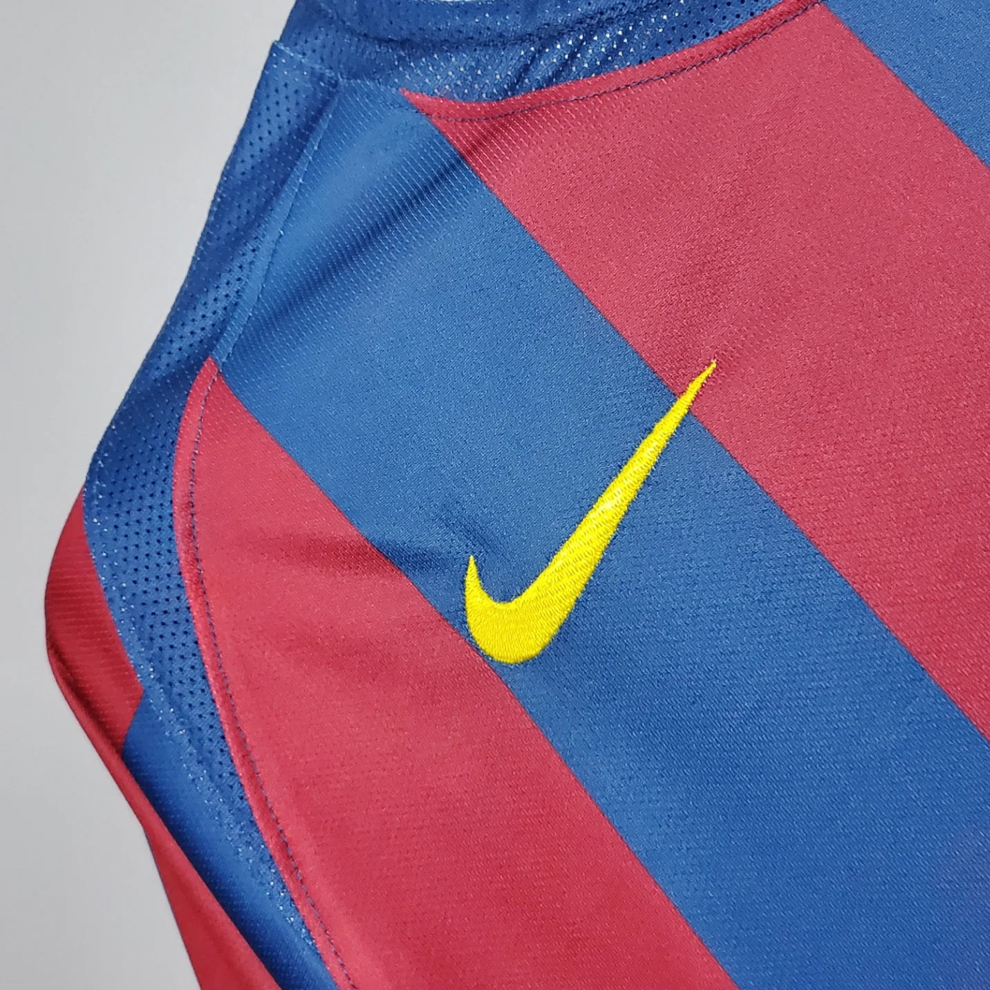 Barcelona 2005-06 Home Jersey