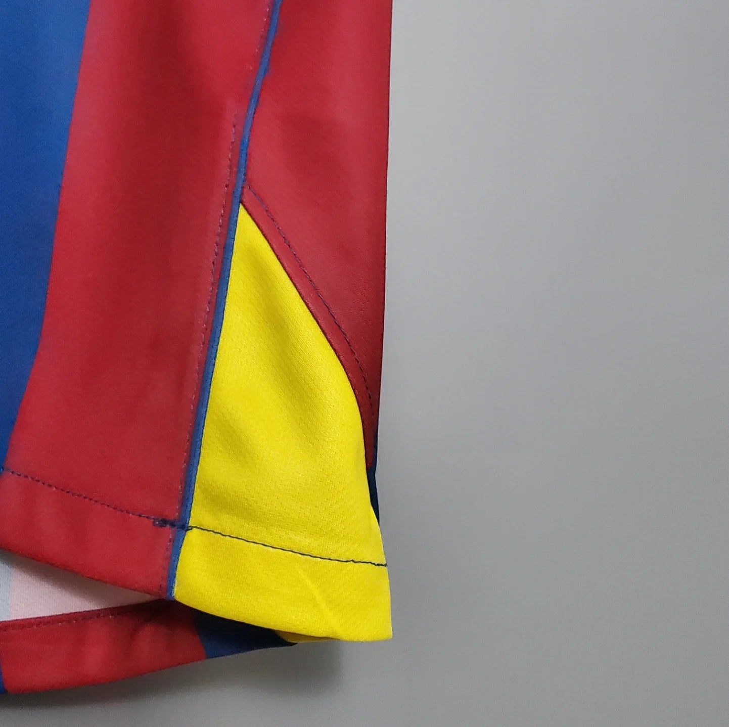 Barcelona 2005-06 Home Jersey