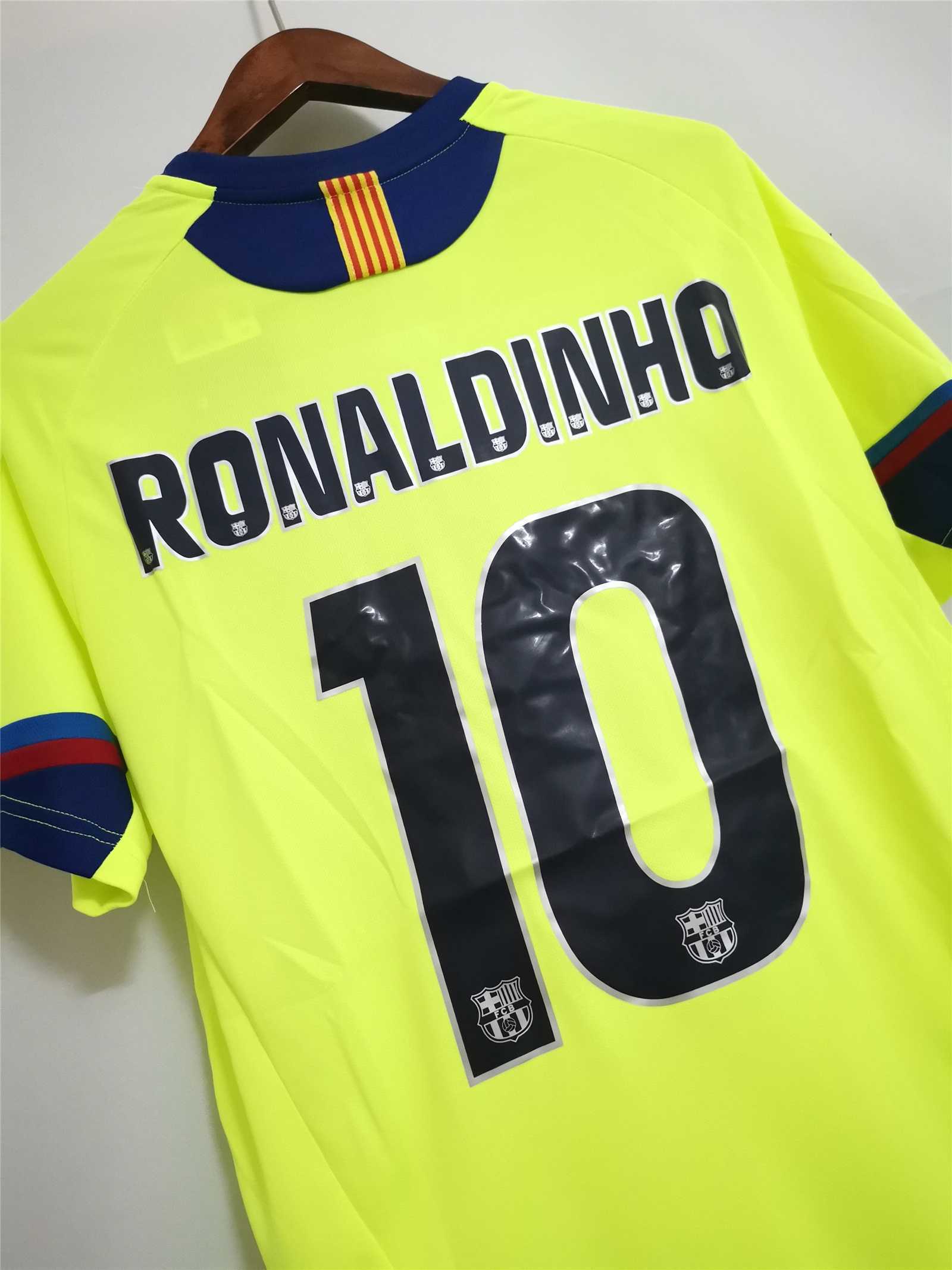 Barcelona 2005-06 Away Jersey
