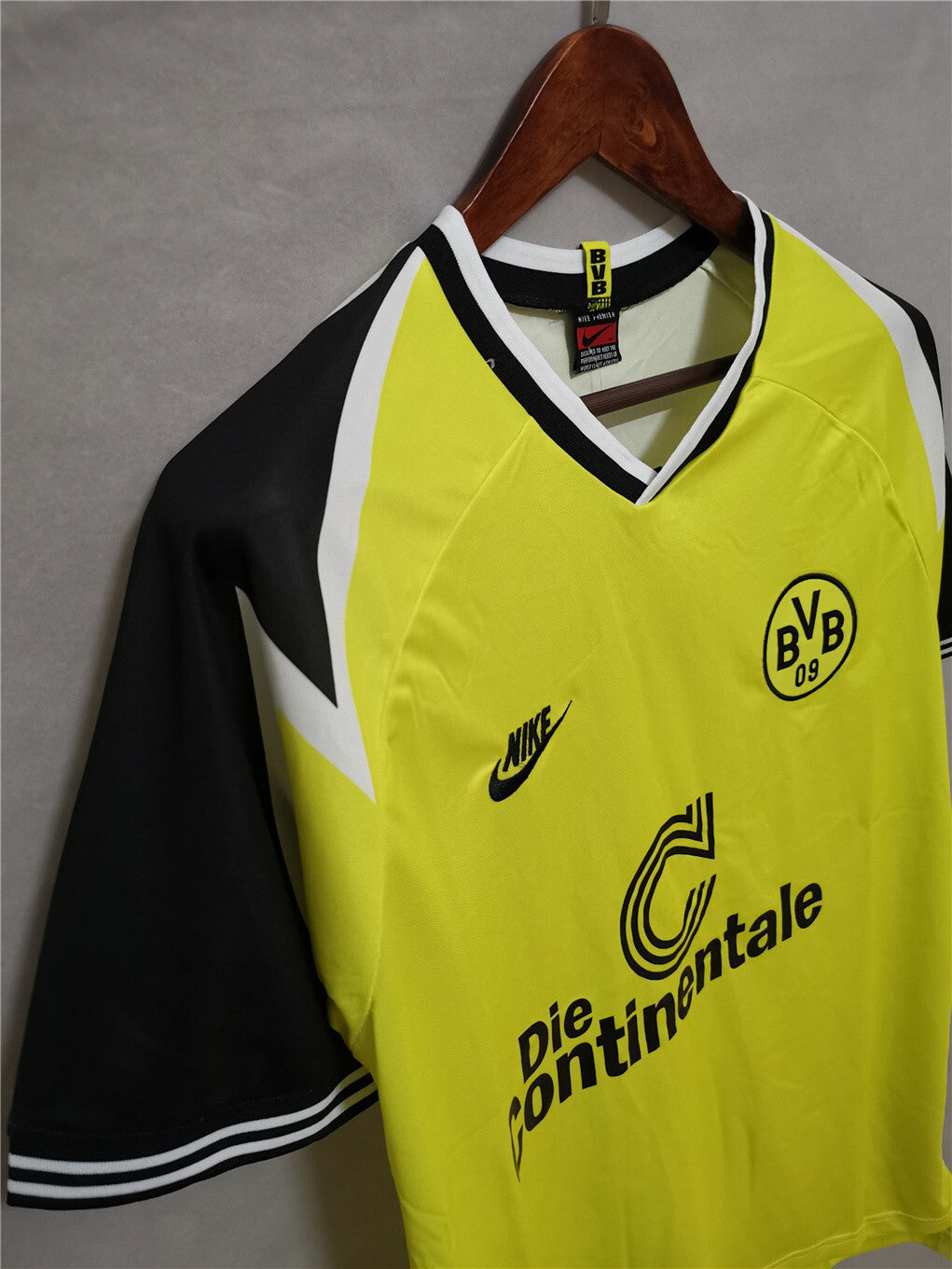 Borussia Dortmund 1995-96 Home Jersey